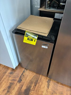 Magic Chef 4.4 cu. ft. Mini Fridge in Stainless Steel Look without Freezer HMAR45HCSE