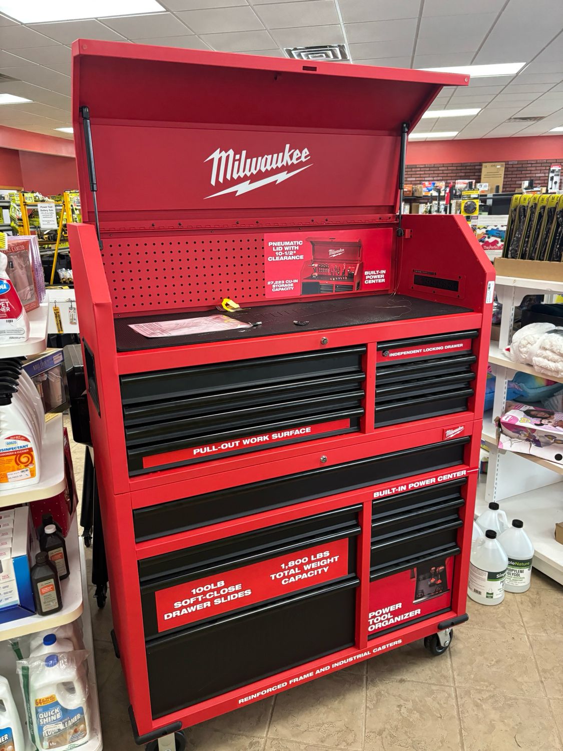 Milwaukee High Capacity 46 in. W x 22 in. D 18-Drawer Rolling Toolbox Tool Chest and Cabinet Combo 48-22-8546