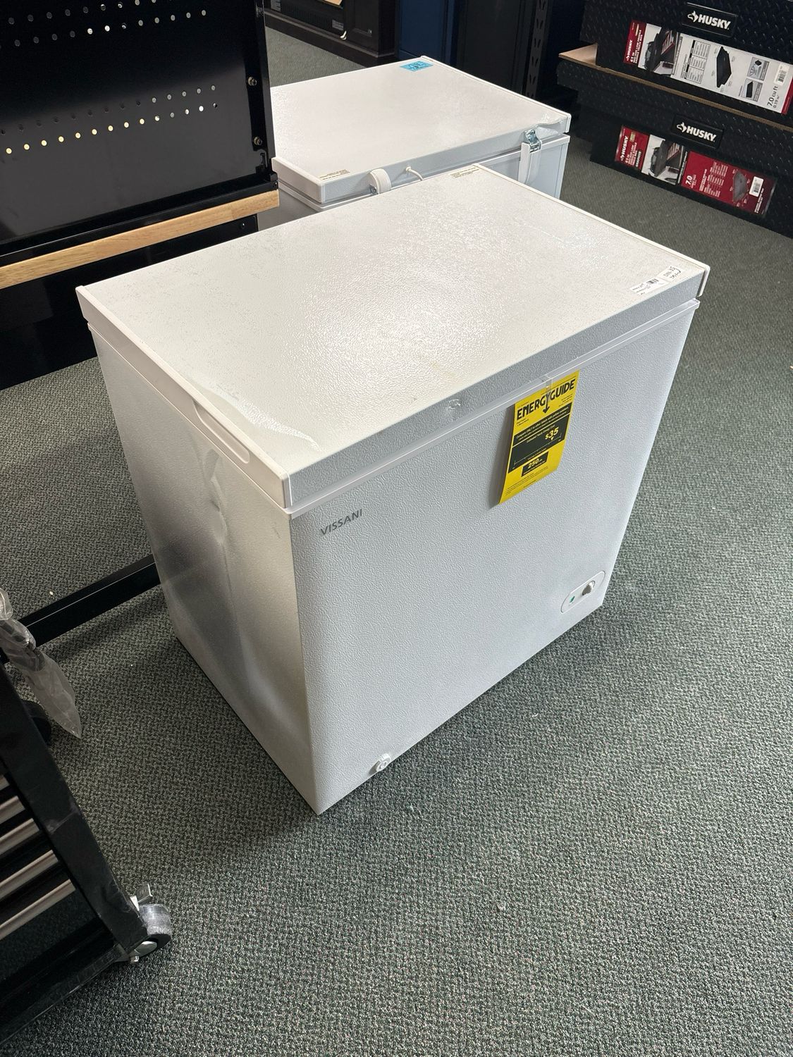 Vissani 7.0 cu. ft. Manual Defrost Chest Freezer with LED Light in White Garage Ready HMCF7W5 .