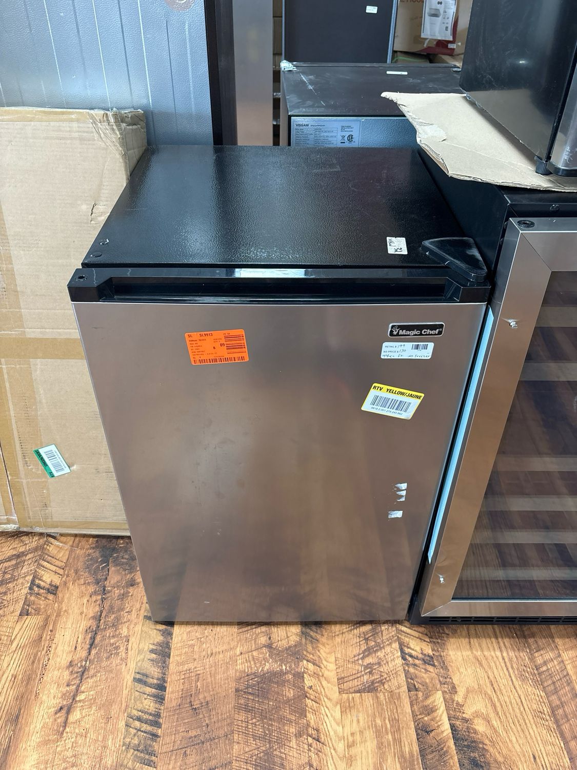 Magic Chef 4.4 cu. ft. Mini Fridge in Stainless Steel Look without Freezer HMAR45HCSE  .