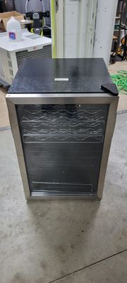 Vissani 4.3 Cu. ft. Wine and Beverage Cooler in Stainless Steel HVBC430ST