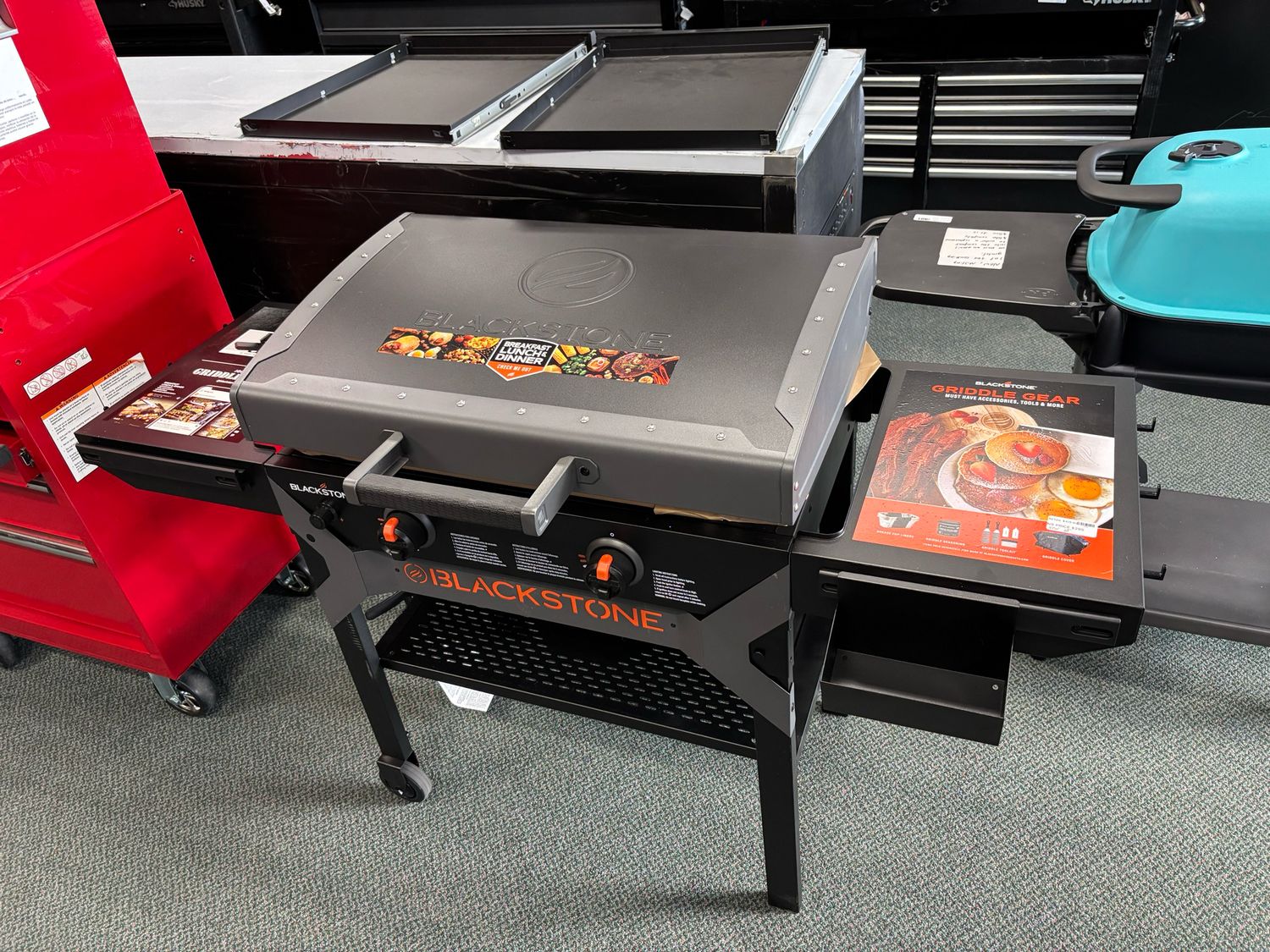 Blackstone 2-Burner Propane Outdoor Griddle with Hood in Black 8093915
