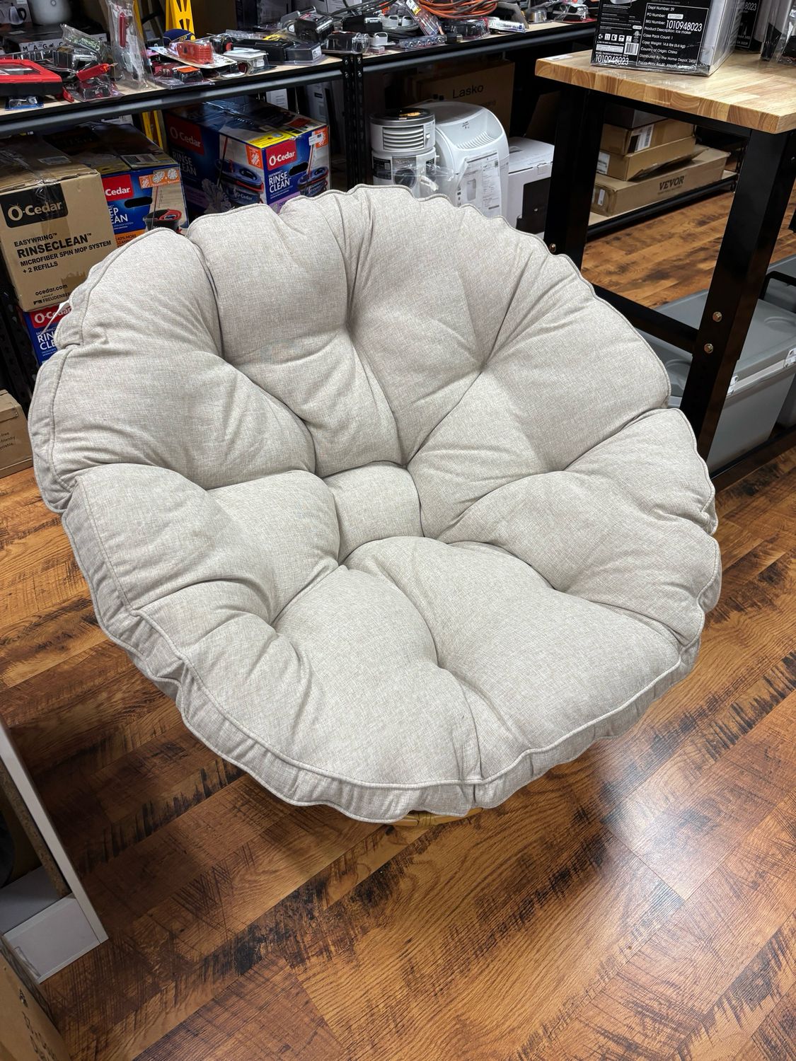 JOYSIDE Wicker Outdoor Patio Swivel Papasan Lounge Chair with Beige Cushion M63-BGE-THD