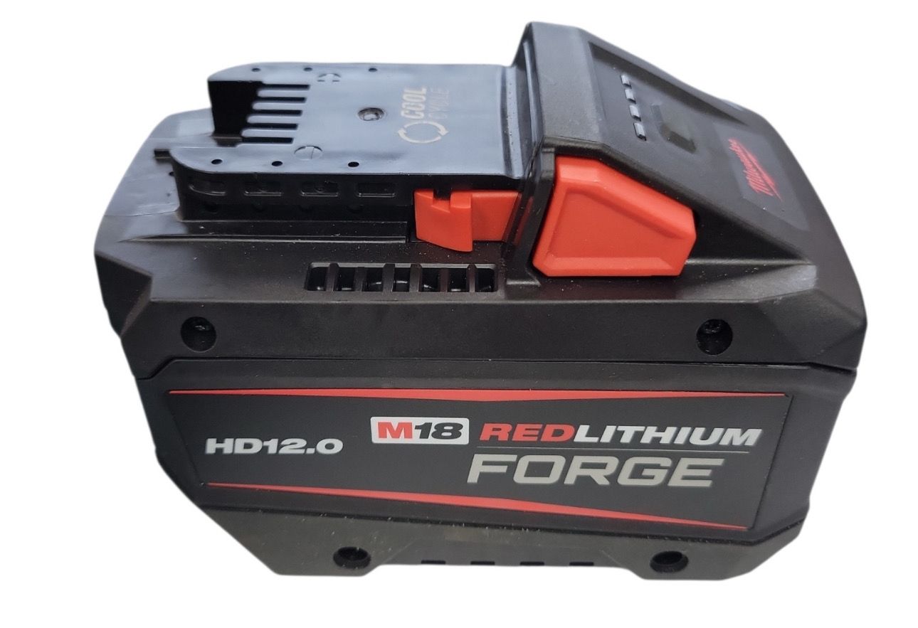 Milwaukee M18 18V Lithium-Ion REDLITHIUM FORGE HD 12.0 Ah Battery Pack 48-11-1813 .