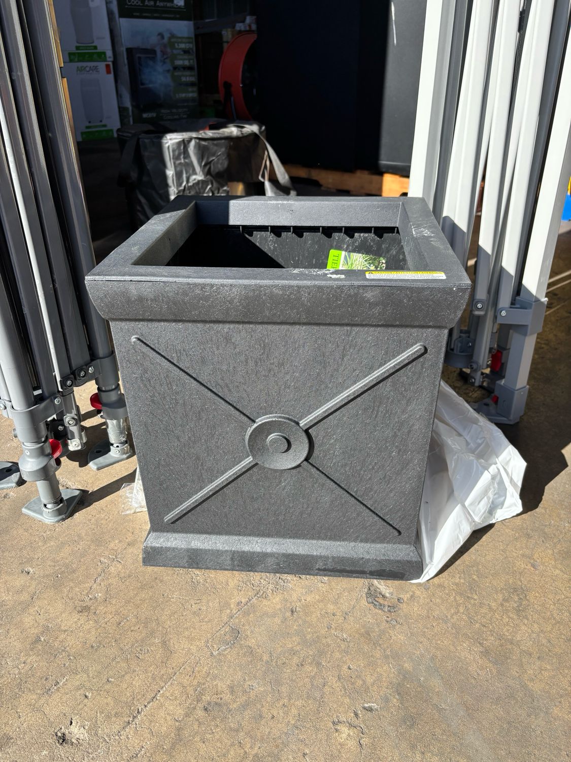 Vigoro 16 in. Slate Monarch Planter MT5100835