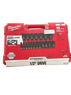Milwaukee SHOCKWAVE 1/2 in. Drive SAE 6 Point Impact Socket Set (19-Piece) 49-66-7012