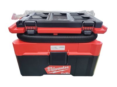 Milwaukee M18 FUEL PACKOUT 18-Volt Lithium-Ion Cordless 2.5 Gal. Wet/Dry Vacuum (Vacuum-Only) 0970-20 .