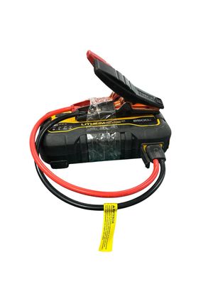 Dewalt 2500 Peak Amp Lithium Jump Starter with USB Power Bank DXAELJ25