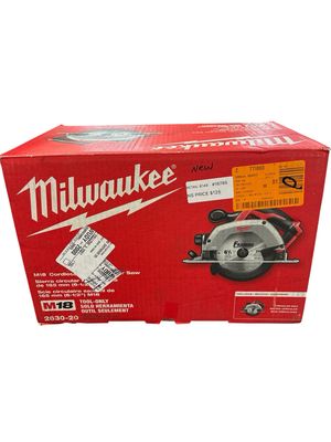 Milwaukee M18 18V Lithium-Ion Cordless 6-1/2 in. Circular Saw (Tool-Only) 2630-20 .