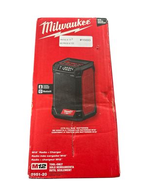 Milwaukee M12 12-Volt Lithium-Ion Cordless Bluetooth/AM/FM Jobsite Radio with Charger 2951-20    .