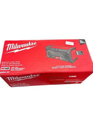 Milwaukee M18 18V Lithium-Ion Cordless Jobsite Radio 2952-20  .