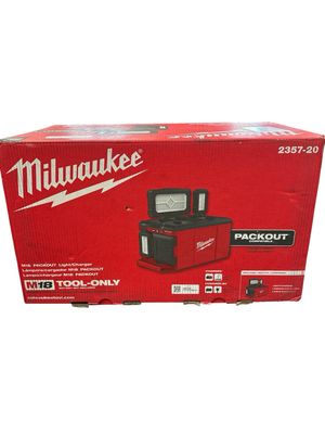 Milwaukee M18 18-Volt Lithium-Ion Cordless PACKOUT 3000 Lumens LED Light with Built-In Charger 2357-20 .