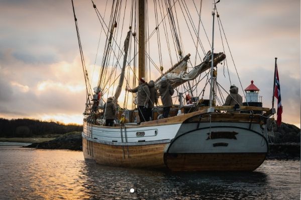 Sail Close to the Whales – An Exclusive 24-Hour Research Safari!