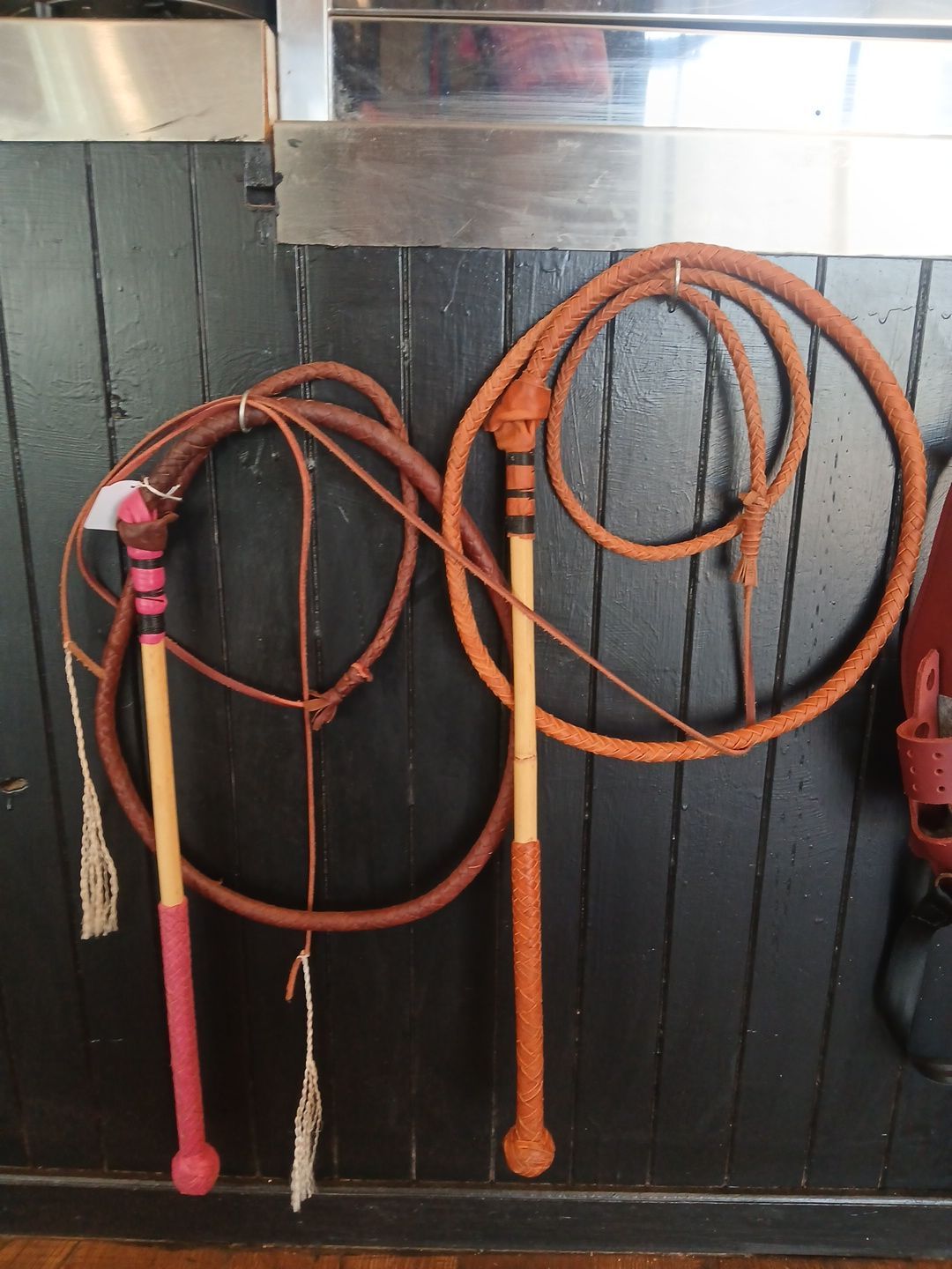 Tan 6ft kangaroo hide whip