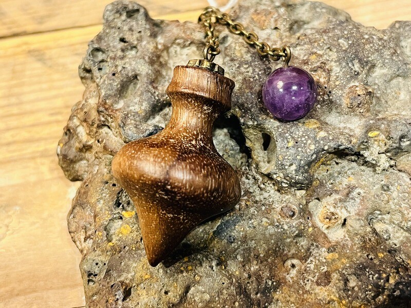 Pendule en bois d&#39;ébène