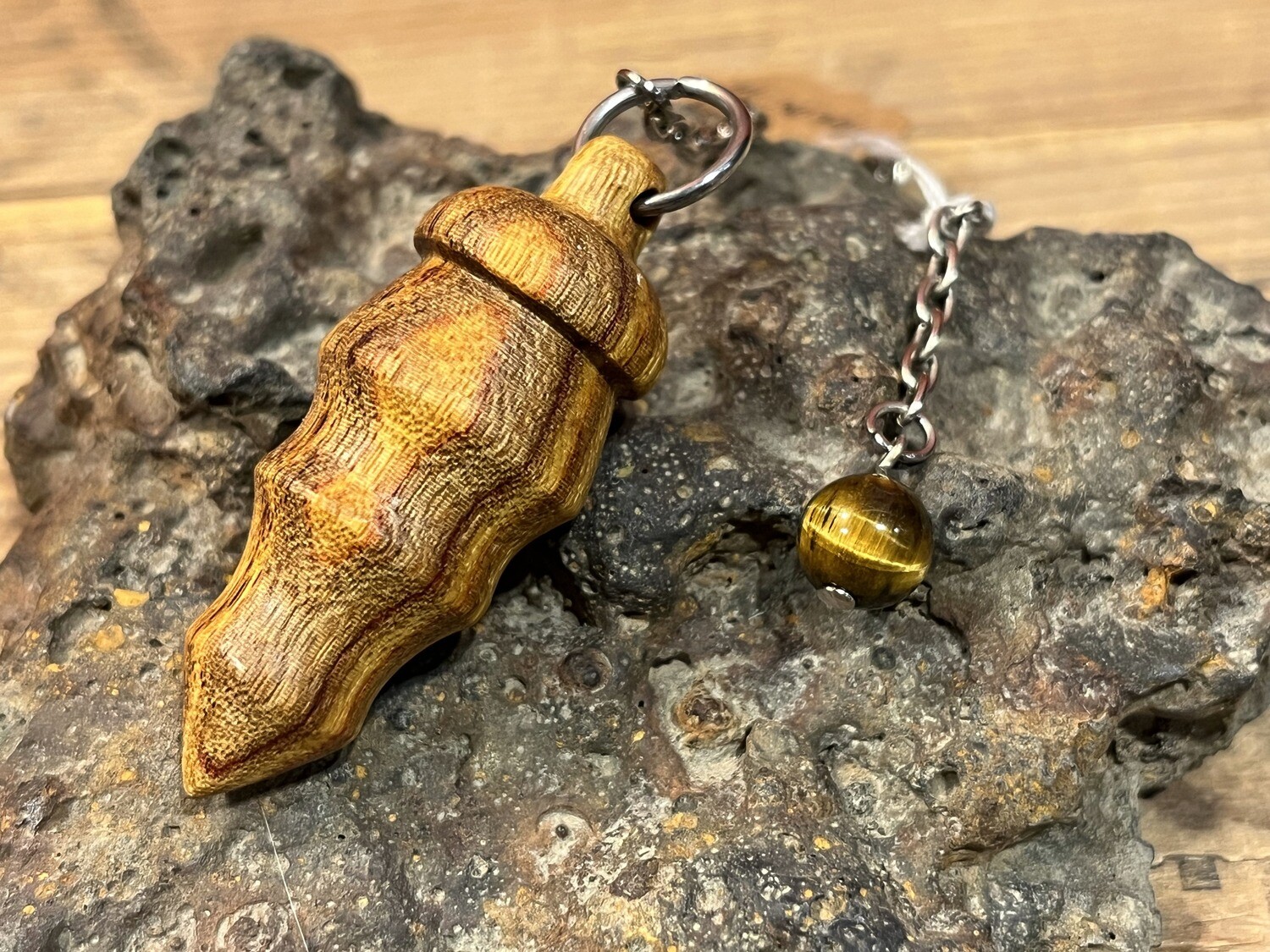 Pendule en bois de Canary wood