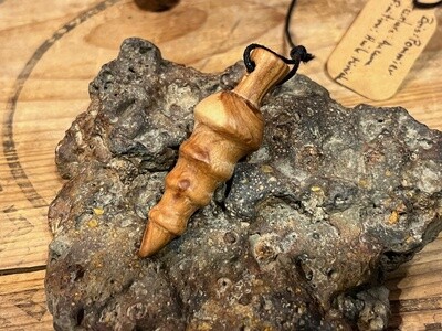 Pendule en bois de pommier