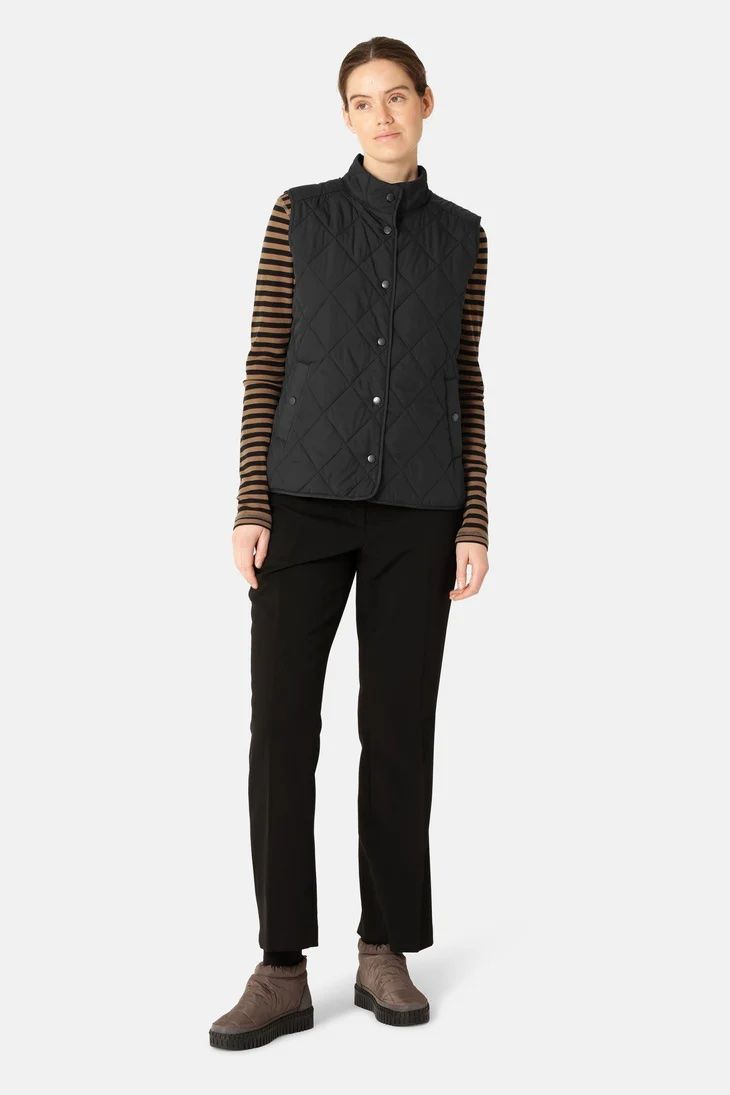 Ilse Jacobsen Quilted Short Vest BEAT01 F25, Color: Black, Size: 34