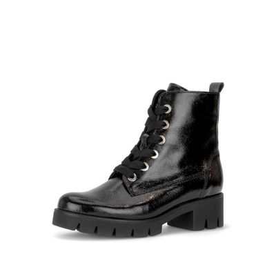 Shoes &amp; Boots