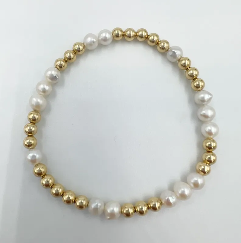 Saskia De Vries 14k Gold Peral Bracelet S26