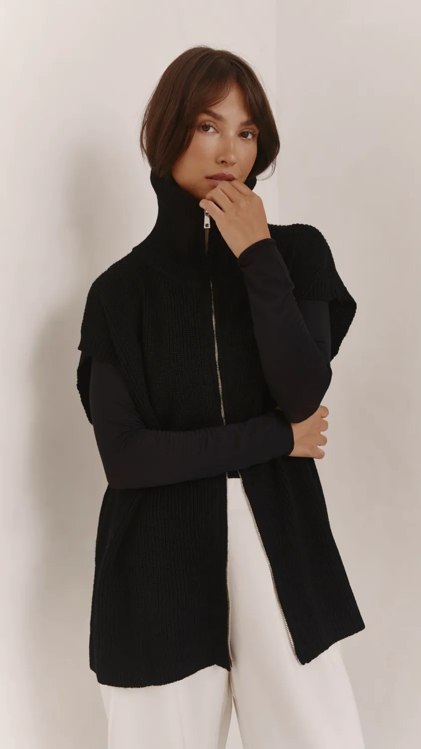 Charli Millie Vest KNCD2955 F26, Color: Black, Size: S/M