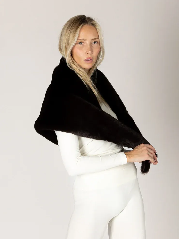 Lyla + Luxe Luxe Triangle Faux Fur Scarf T-Furscarf F26