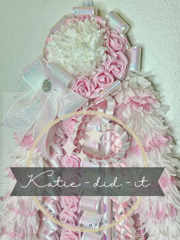 PREMADE 28 inch (pink roses and hearts)