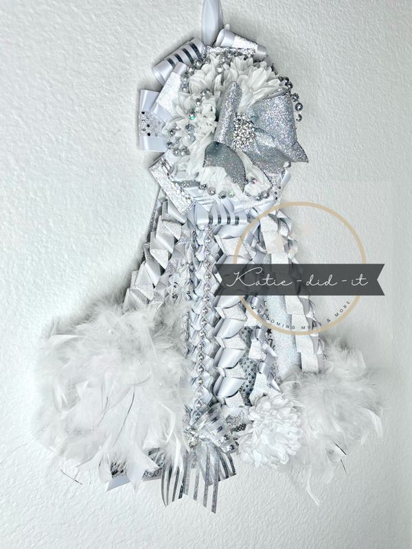 PREMADE 20 inch mum white and silver