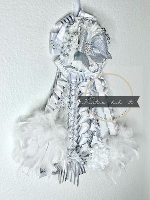 PREMADE 20 inch mum white and silver