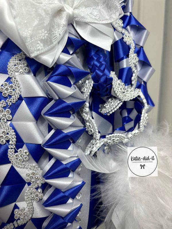 24 INCH ROYAL AND White Creative