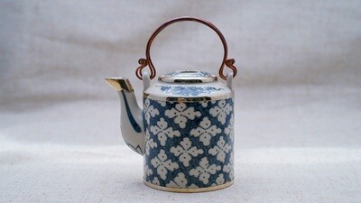 Cylinder Teapot  “Hoa Beo”