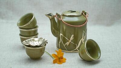 Cylinder Teapot with bronze dragonflies