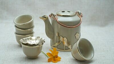 Cylinder Teapot with bronze lotus flower