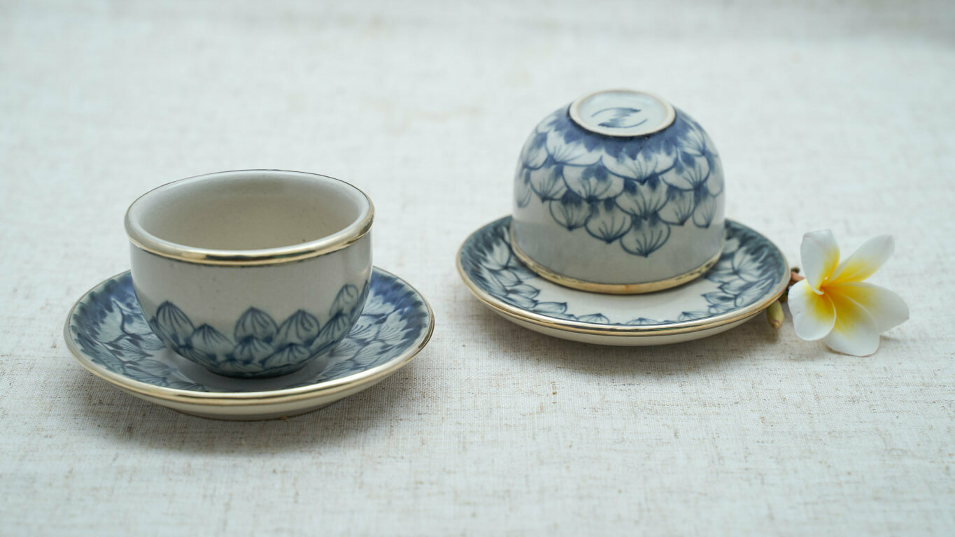 Ceramic teacup "Lotus petal" LV4TCSR