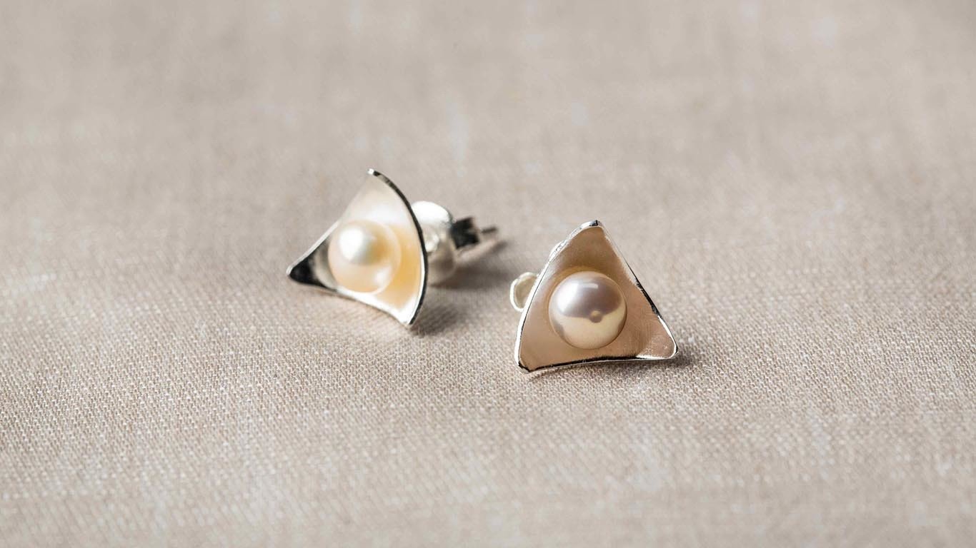 Triangle silver with pearls  earrings 1