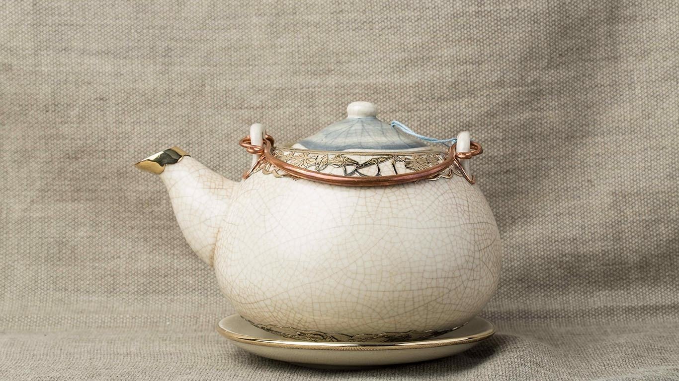 Teapot with Copper Lotus Flower Lacing