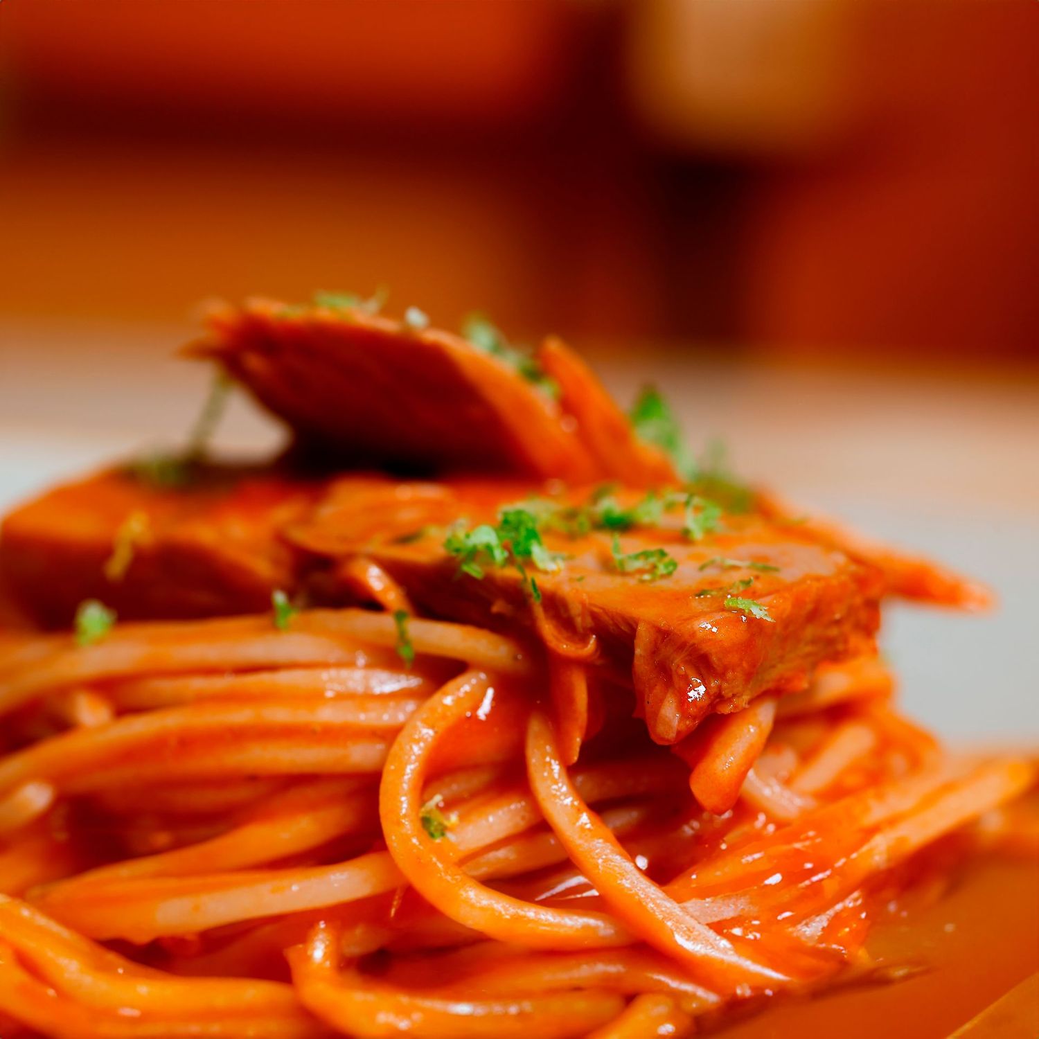 SPAGHETTI ALLA PUTTANESCA DI TONNO