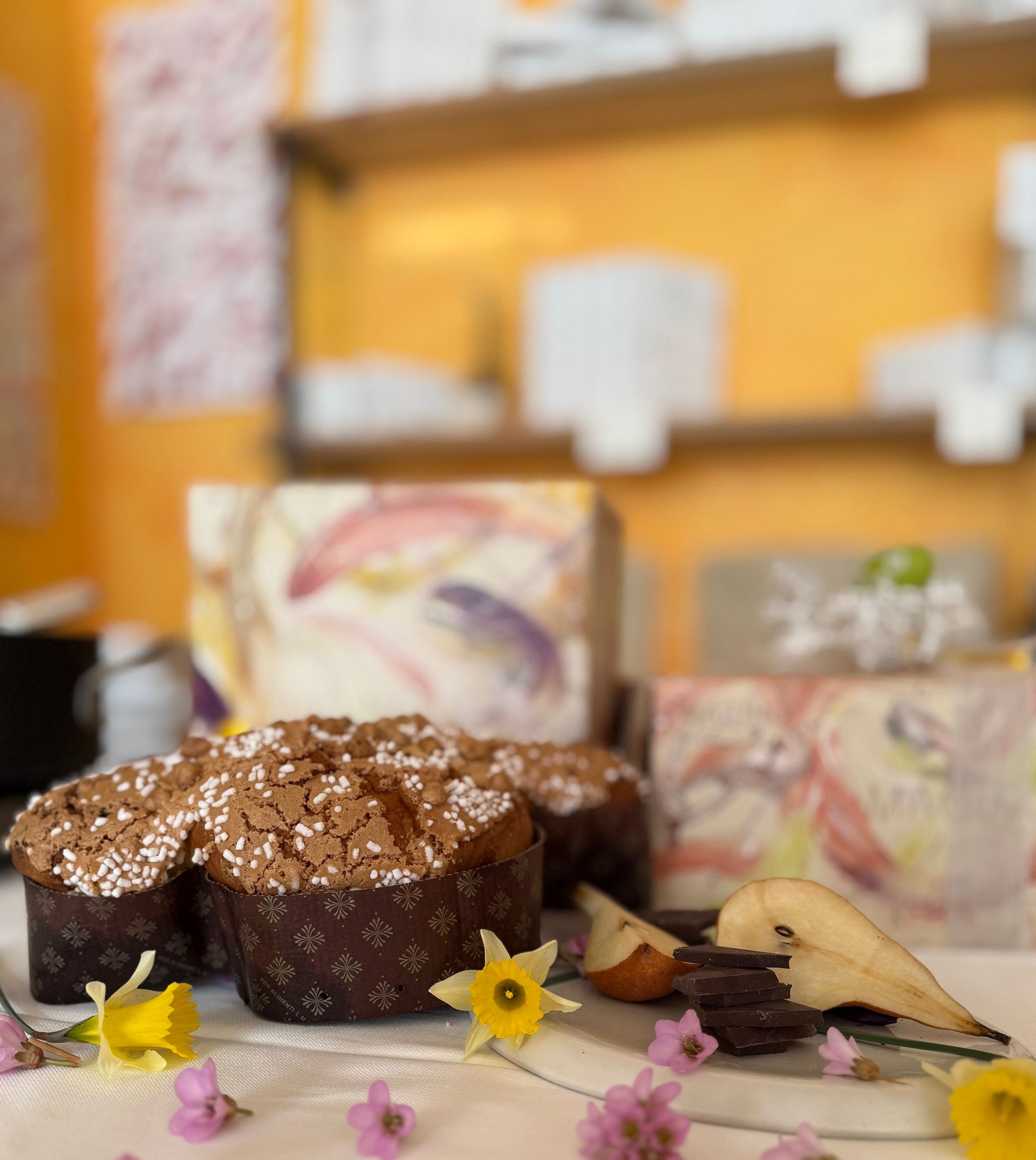 COLOMBA ALLE PERE E CIOCCOLATO, GLASSA ALLE NOCCIOLE