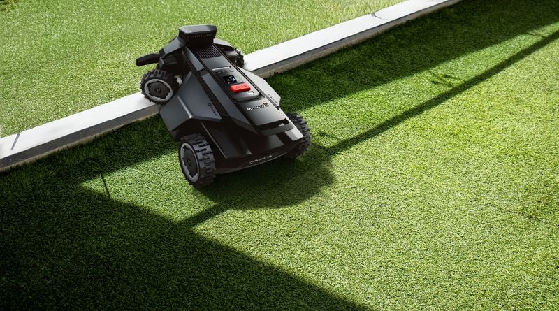​Segway-Navimow Robotermäher X450E mit Xero‑Turn™ AWD bis 5000m²