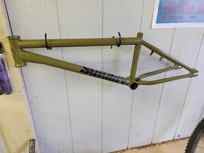 Sunday Bikes Scout Frame 20.75 top tube.