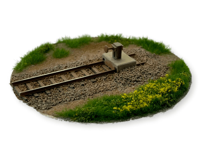 RhB prellbock aus Stahlprofil auf Betonblock mit Rundpuffer, 2 Stück. RhB prellbock aus Stahlprofil auf Betonblock mit Rundpuffer, 2 Stück.