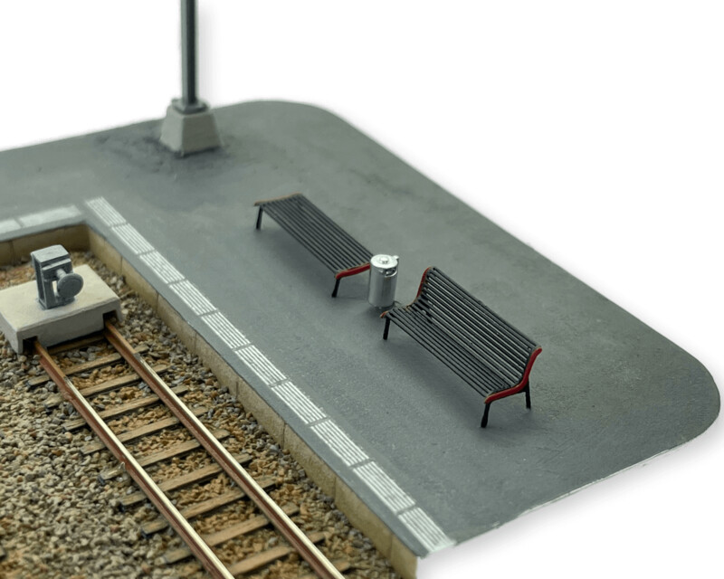 RhB bench with and without backrest in N (1:160) kit