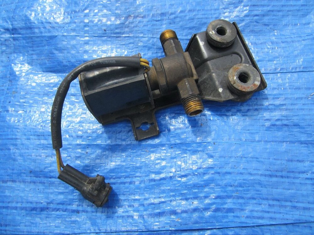 113300-1271 AC SHUTTLE VALVE, REAR FRIDGE, 80 Series Land Cruiser