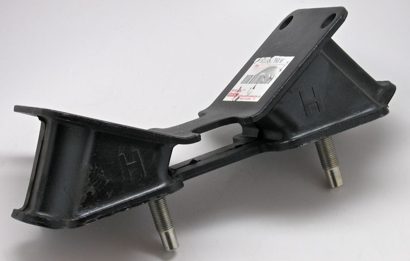 12371-17020 Motor Mount, HZJ