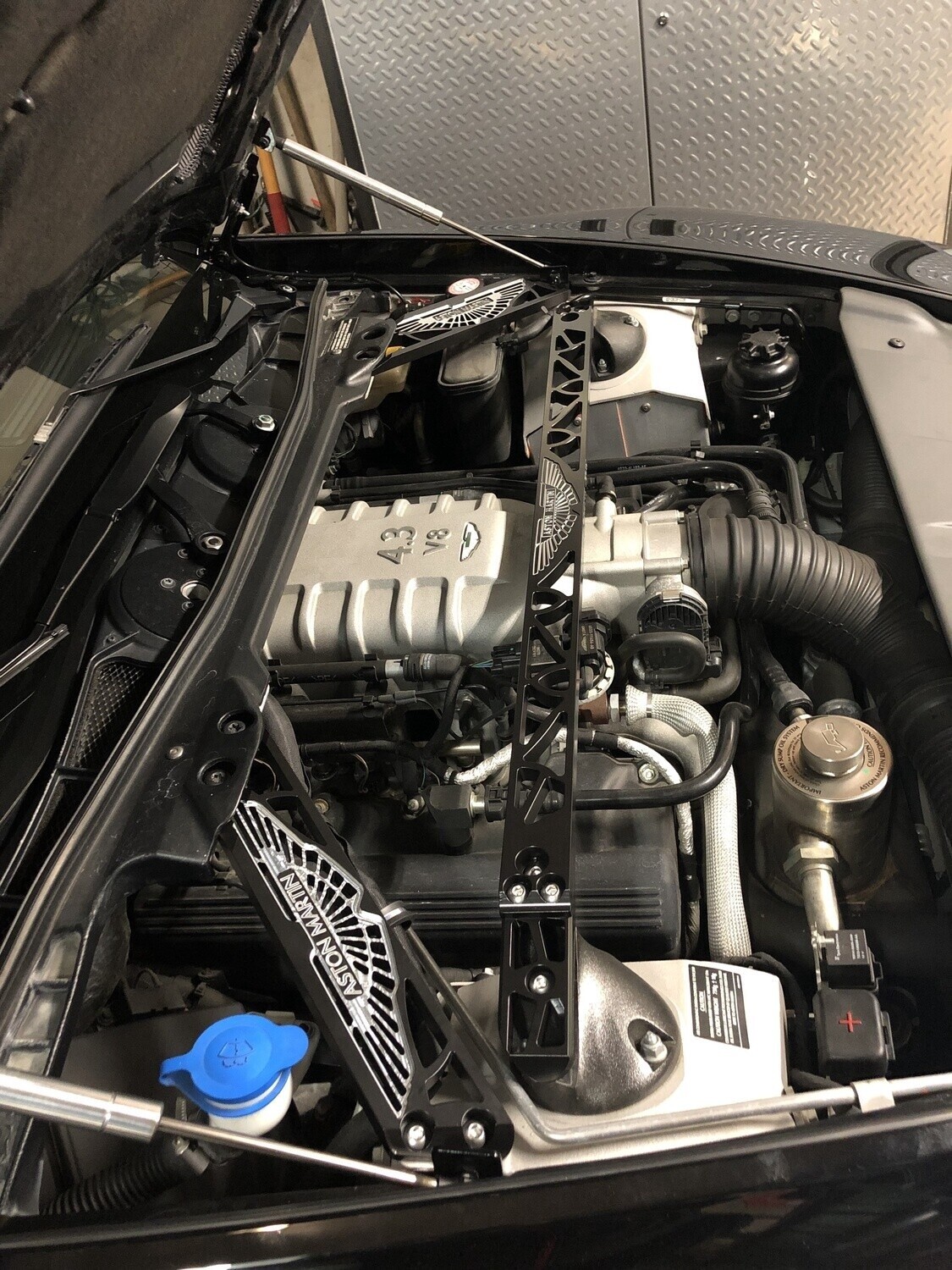 Aston Martin V8 Vantage Brace Kit