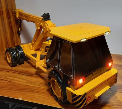 1/16 Scale Electric Powered Mobile Crane