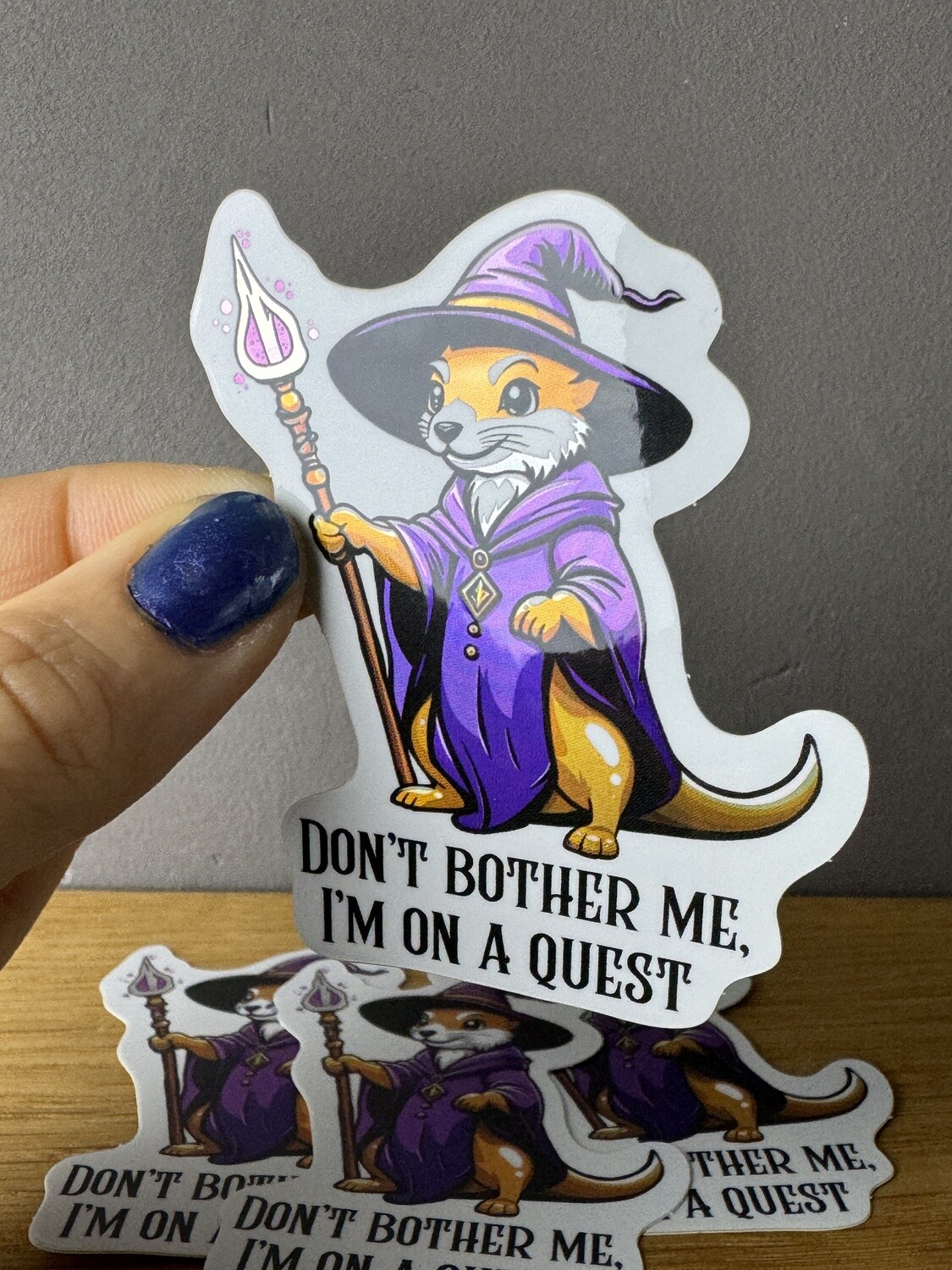 I‘m on a quest - Magic Weasel - Holografischer Sticker
