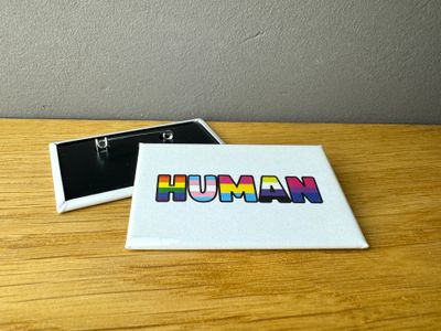 HUMAN 🌈 Pride Namensschild, Nametag, Anstecker