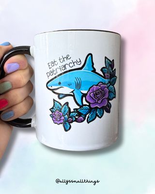 Eat the patriarchy Hai 🦈 - Tasse