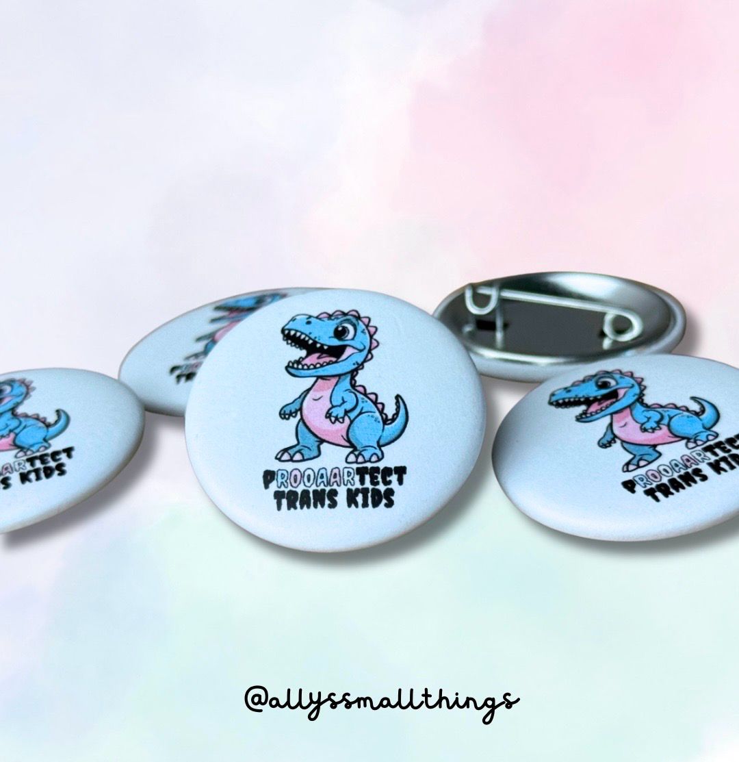 Protect Trans Kids T-Rex - Button 🏳️‍⚧️Queer, Dinosaurier
